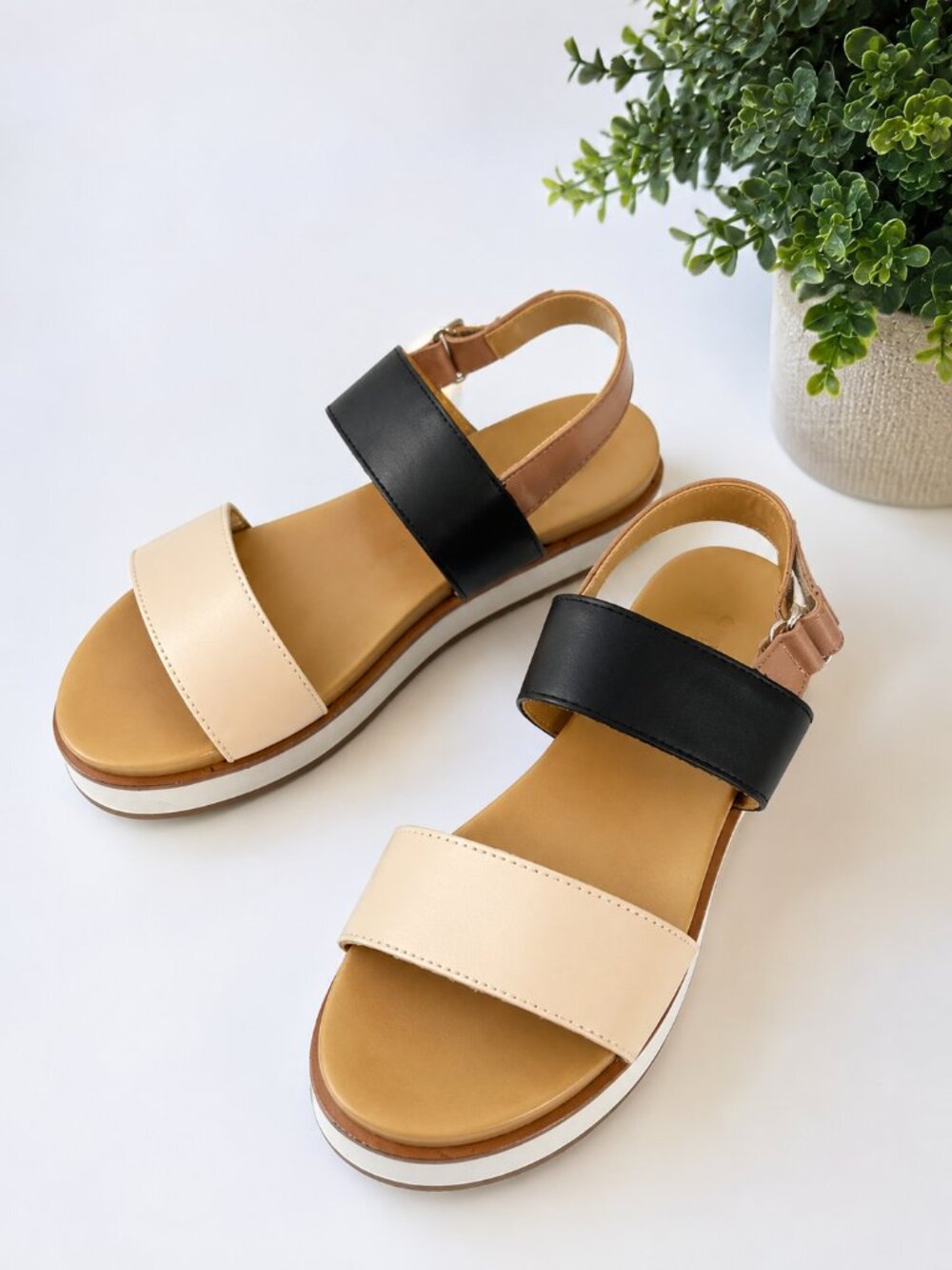 Nisolo Two-Tone Black and Cream Leather Strap Sandals